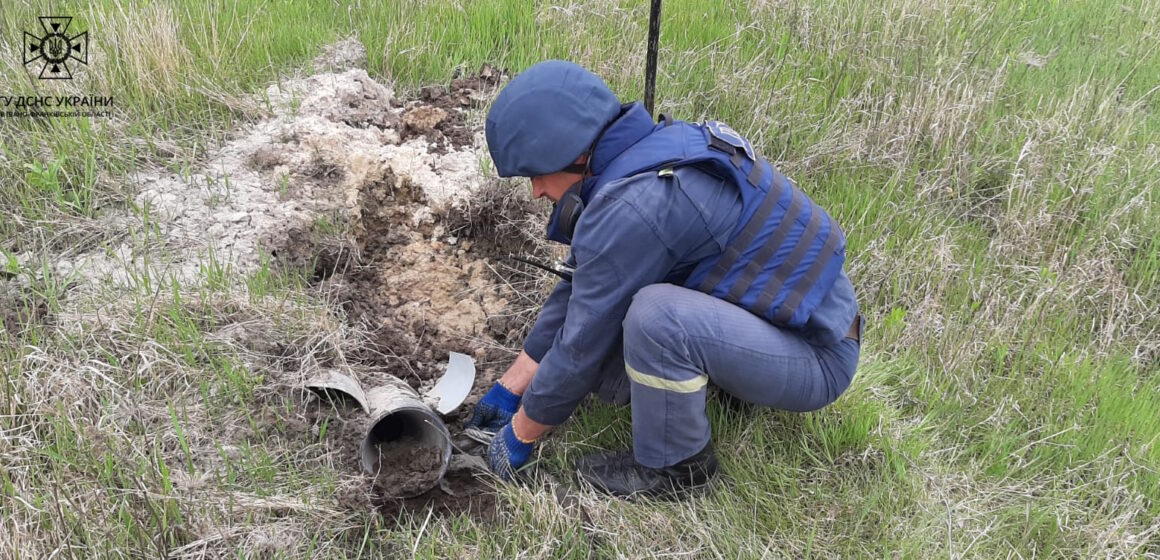 Знешкодили понад сотню вибухівок: піротехніки Прикарпаття розміновують деокуповані території Миколаївщини