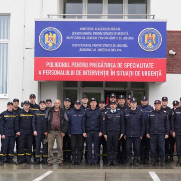 Рятувальники Прикарпаття та Буковини проходять навчання з гасіння лісових пожеж у Румунії (ФОТО)