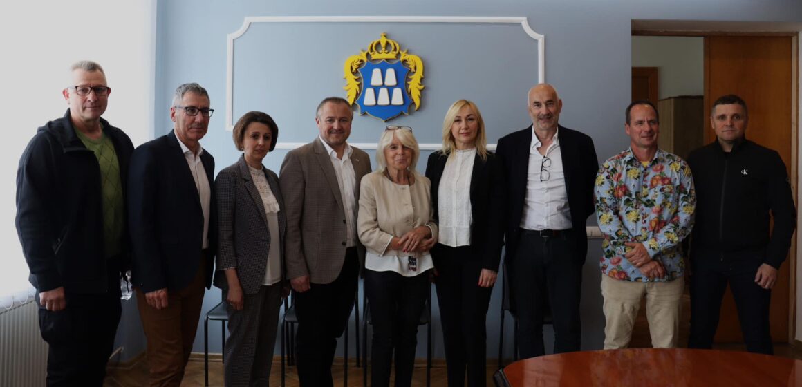 Діти з Долини відпочиватимуть у Франції, а лікарі Долинської багатопрофільної лікарні там стажуватимуться