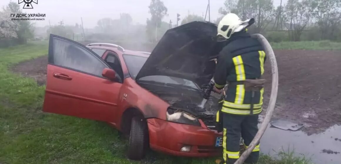 Зранку на Коломийщині горів легковий автомобіль