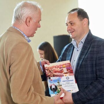 Навчання нон-стоп: у Івано-Франківську завершились безкоштовні курси української мови і незабаром вже стартують нові
