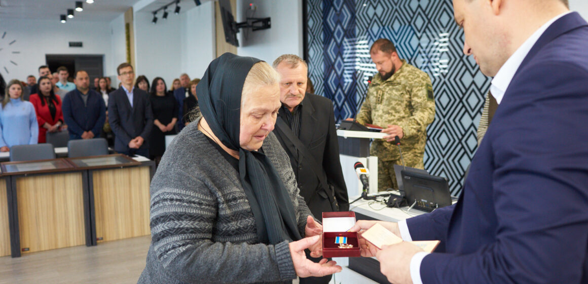 В Івано-Франківську вручили державні відзнаки родичам полеглих Героїв