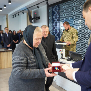 В Івано-Франківську вручили державні відзнаки родичам полеглих Героїв