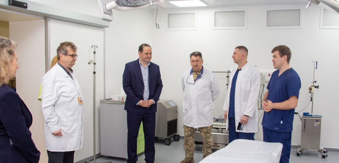 У відділенні інтервенційної кардіології ЦМКЛ відкрили оновлену операційну