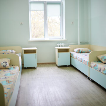 У Міській дитячій лікарні Івано-Франківська власними силами оновили чотири палати