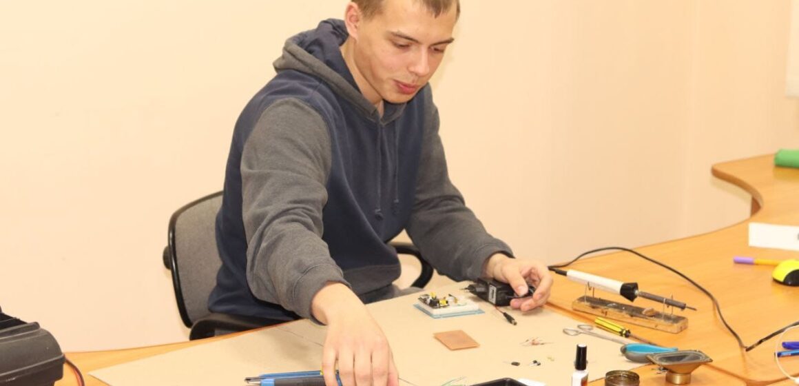 Юні калуські радіоконструктори вибороли призові місця на всеукраїнських змаганнях