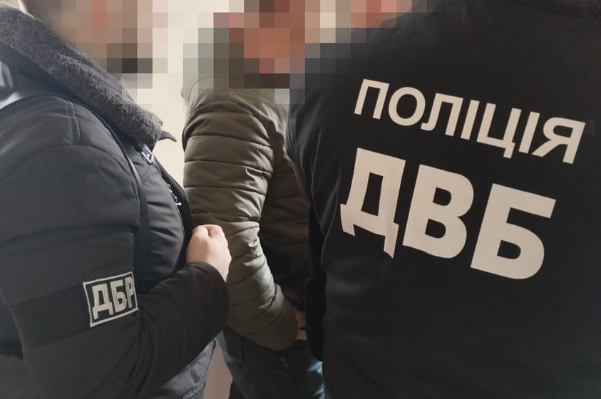 В Івано-Франківську судитимуть експоліцейського за організацію схеми переправлення військовозобов’язних через держкордон