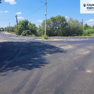У Калуші асфальтують транспортну розв’язку на автотрасі Р-84 (ФОТО)