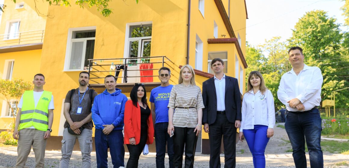 Обласні чиновники “проінспектували” прихистки для ВПО у Калуській громаді