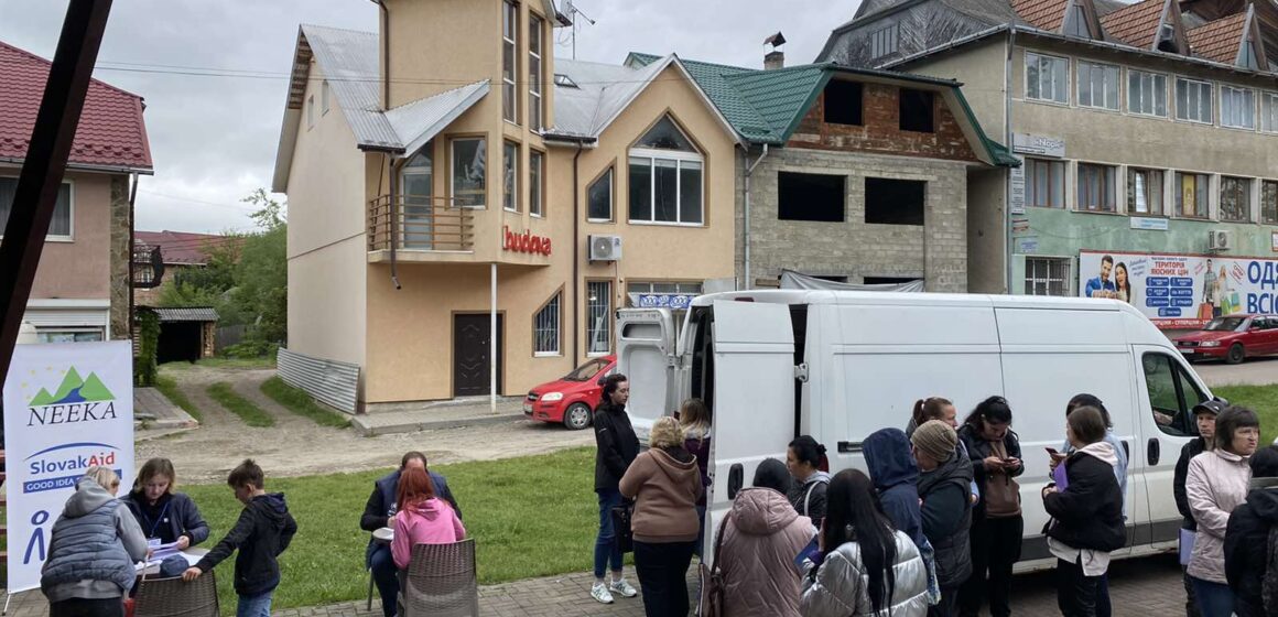 У Верховинській громаді шістдесят багатодітних сімей з числа ВПО отримали продуктові набори (ФОТО)