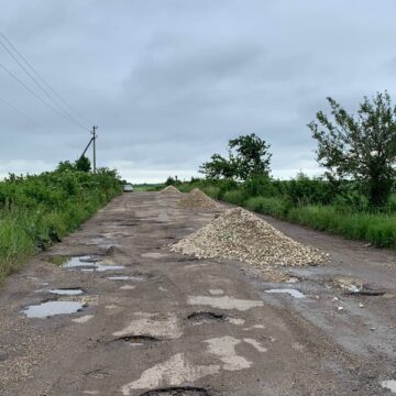 В селі Раковець Городенківської громади завершився ремонт доріг щебеневим покриттям (ФОТО)