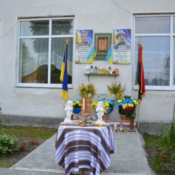У Надвірнянській громаді відкрили пам’ятні дошки чотирьом полеглим захисникам