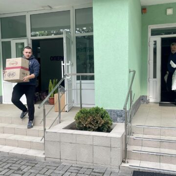 Працівники «екстренки» Прикарпаття відправили гуманітарну допомогу жителям Херсонської області