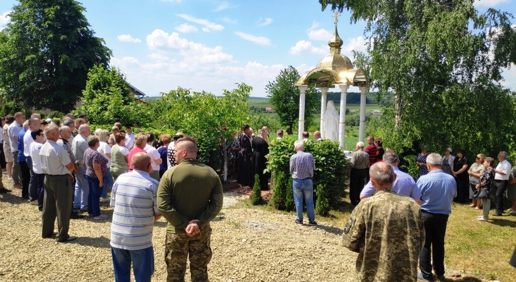 У Тлумачі відкрили та освятили каплицю, яку встановив військовий медик