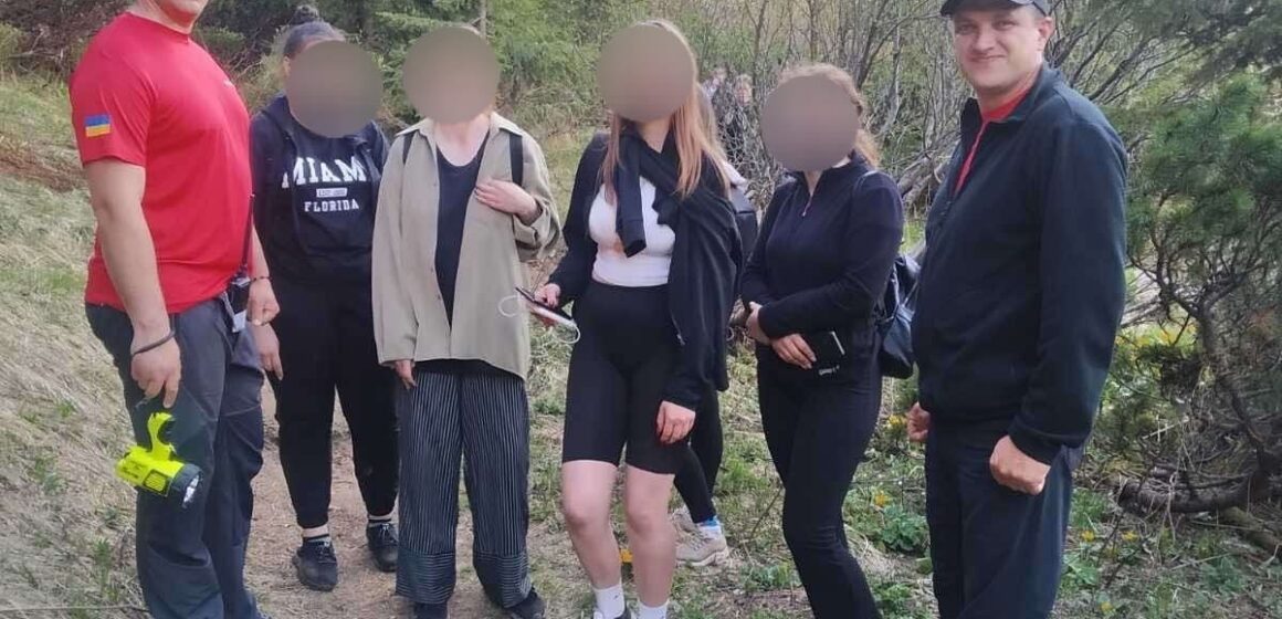 У Карпатах заблукала група туристів із 34 осіб