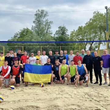 У Надвірній відбулися змагання з пляжного волейболу серед чоловічих команд