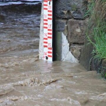 Прикарпатців попередили про підйом рівня води у річках області
