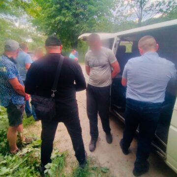 Прикарпатські поліцейські оперативно заблокували канал незаконного перетину кордону