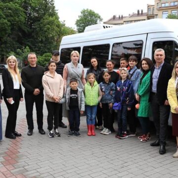 Більше сотні прикарпатських дітей уже оздоровилися завдяки проєкту “Турбота про родину Героя”