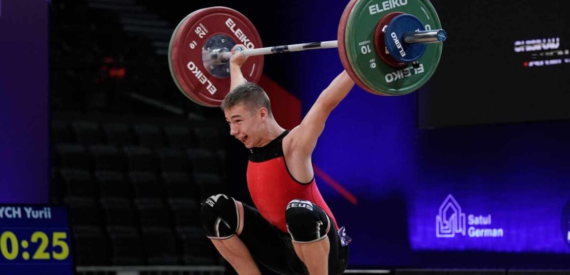 Юний спортсмен з Калуша Юрій Климкович став срібним призером чемпіонату Європи з важкої атлетики