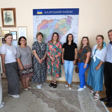 Мобільна бригада провела виїзні зустрічі з ВПО у Калуському районі