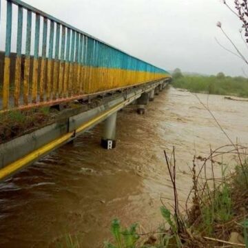 Зливи та підвищення рівнів води у річках: на Прикарпатті оголосили штормове попередження