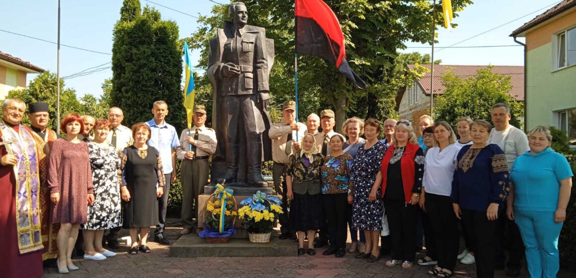 У родинному селі Тишківці відзначили 116 річницю від дня народження головнокомандувача УПА, генерал-хорунжого Романа Шухевича