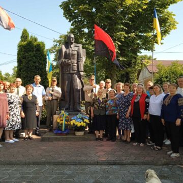 У родинному селі Тишківці відзначили 116 річницю від дня народження головнокомандувача УПА, генерал-хорунжого Романа Шухевича