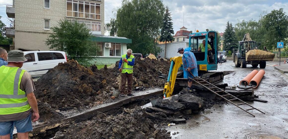 У Городенці розпочали капітальний ремонт каналізаційної мережі