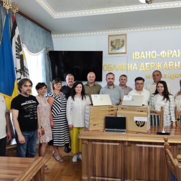 Одинадцять громад Прикарпаття отримали комп’ютерне обладнання від Програми ПРООН