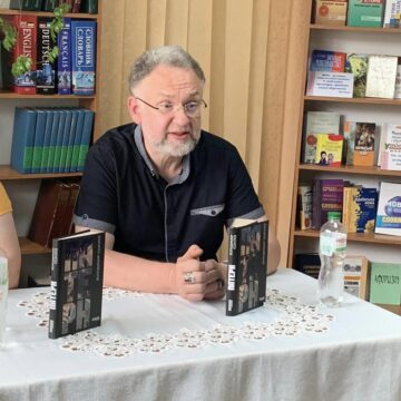 У Надвірній відбулася презентація книг Володимира Єшкілєва – відомого українського письменника та ідеолога «станіславського феномену»