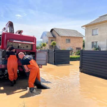 Велика вода відходить: на Прикарпатті підтоплені ще 10 господарств та 14 підвалів