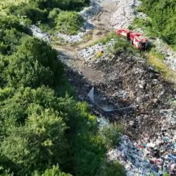 Вогнеборці ліквідували пожежу сміттєзвалища у Ланчині Надвірнянського району