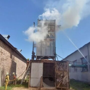 Надзвичайники ліквідували пожежу на одному з підприємств у Коломиї Надзвичайники ліквідували пожежу на одному з підприємств у Коломиї