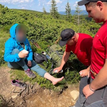Під час спуску з Говерли туристка травмувала ногу