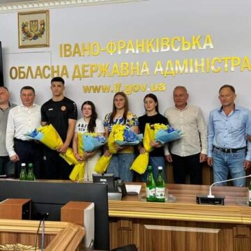 Два «золота» та дві «бронзи»: прикарпатські спортсмени повернулися з нагородами із чемпіонату Європи з вільної боротьби