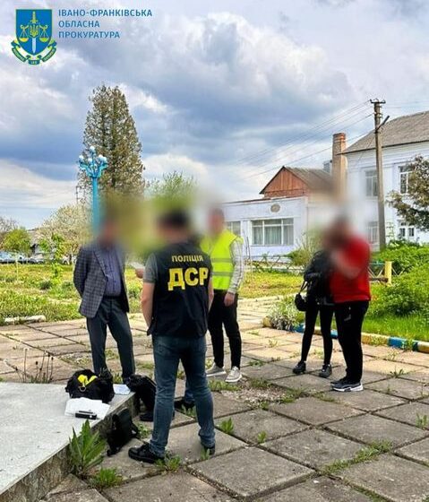 На Прикарпатті за одержання хабара судитимуть директора ліцею