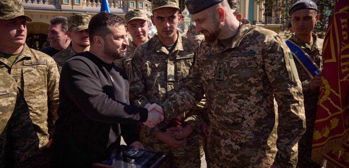 З нагоди Дня піхоти Президент України вручив державні нагороди бійцям 10 ОГШБ “Едельвейс”