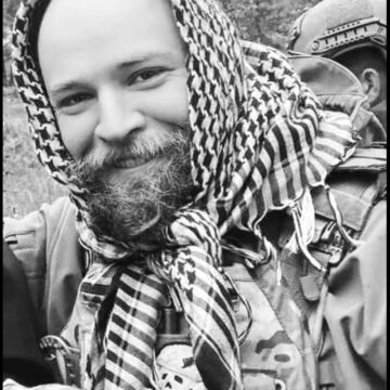 Надвірнянська громада знову у жалобі: на Херсонщині загинув 27-річний захисник Гнат Тарасюк