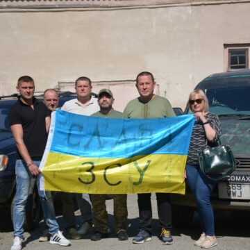 З Надвірнянської громади передали ще одне авто на передову (ФОТО)