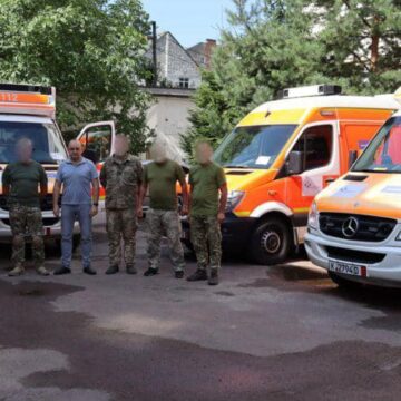 З Івано-Франківська на передову поїхали шість реанімобілів