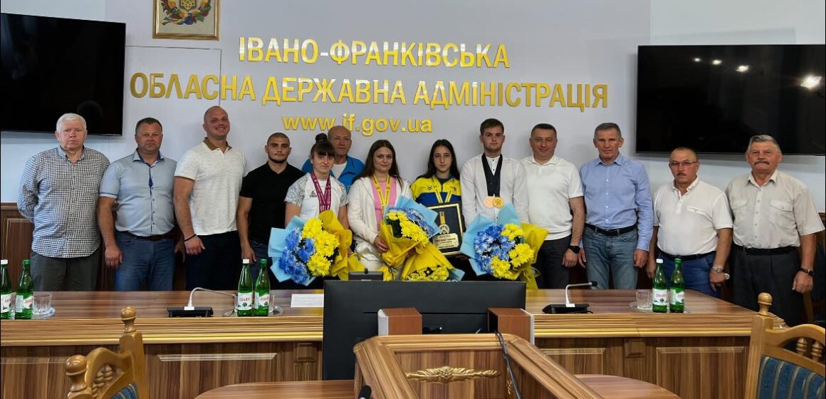 В Івано-Франківську відзначили призерів міжнародних змагань з кульової стрільби, важкої атлетики та боксу