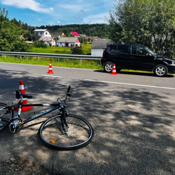 На Прикарпатті в автопригодах загинув пішохід та травмований велосипедист: поліція встановлює обставини
