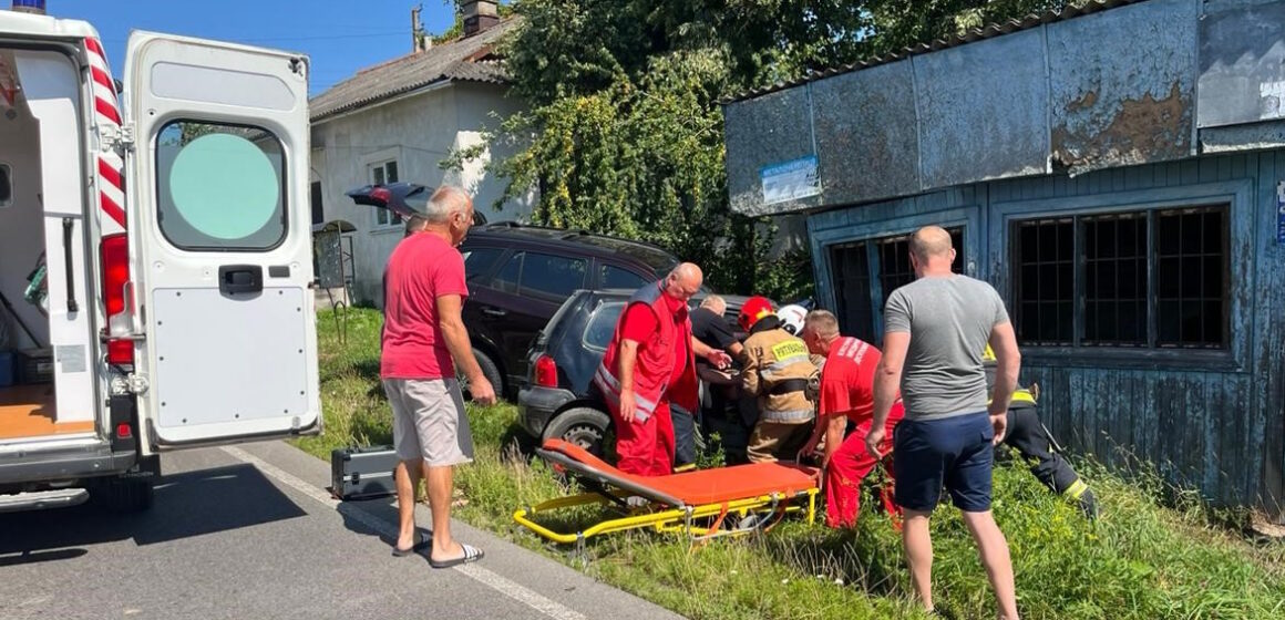 Поблизу Тлумача дві автівки потрапили в ДТП – допомогу надавали рятувальники Поблизу Тлумача дві автівки потрапили в ДТП – допомогу надавали рятувальники