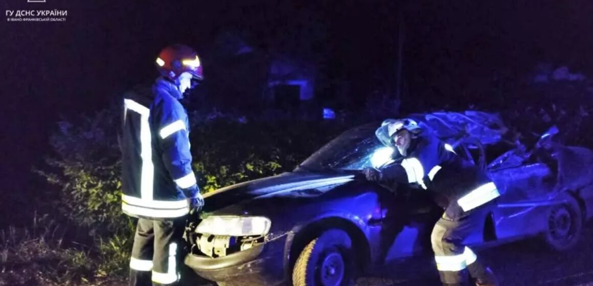 На Долинщині сталася ДТП – наслідки ліквідували рятувальники