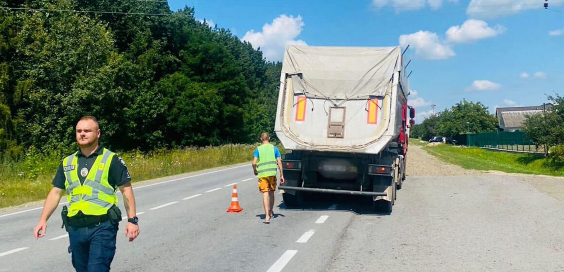 На автошляхах Івано-Франківщини в автопригодах одна людина загинула, ще четверо травмовані: поліція встановлює обставини