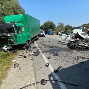 Рятувальники ліквідували наслідки ДТП в Галичі Рятувальники ліквідували наслідки ДТП в Галичі