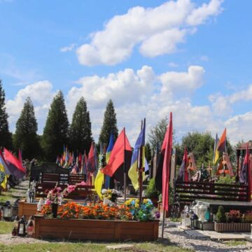 На могилах Захисників на Алеї Слави у Калуші встановлять QR-коди