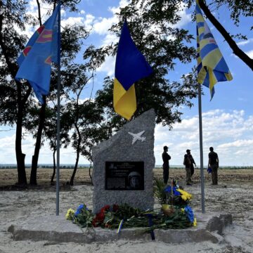 На місці загибелі Героя України з Прикарпаття Олександра Кукурби встановили пам’ятник