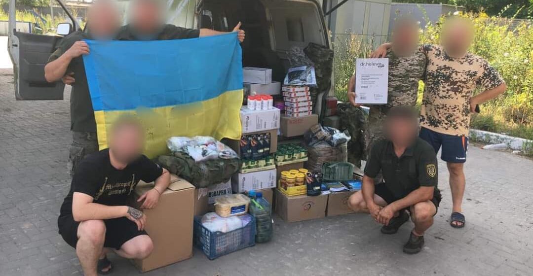 Логістичний центр продовжує збір посилок для військових на передову